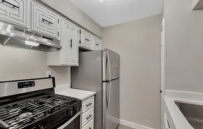 Studio, 1 bath, 440 sqft, $850, Unit 120