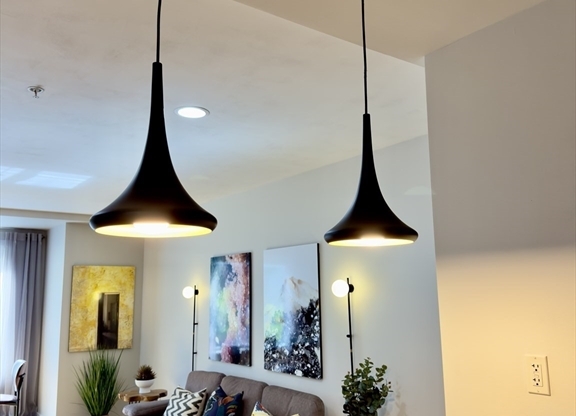 1 bed, 1 bath, 738 sqft, $3,800, Unit 206