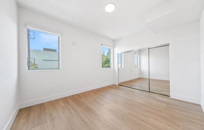 3 beds, 2 baths, 1,015 sqft, $5,400, Unit 202