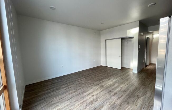 Studio, 1 bath, 430 sqft, $1,777, Unit Unit 312