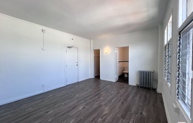 Studio, 1 bath, $1,370, Unit 805