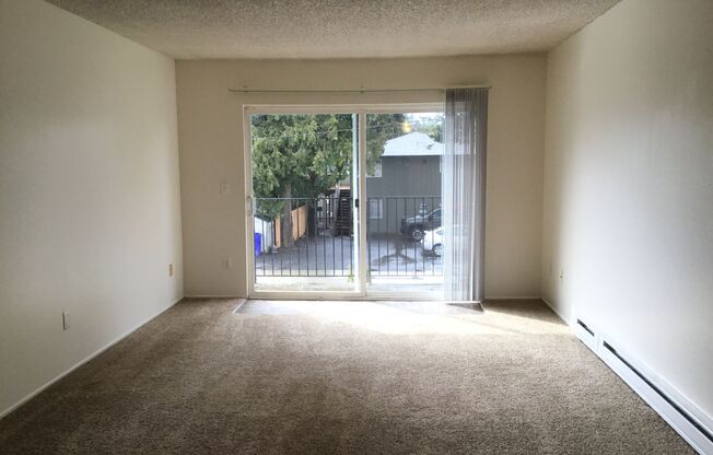2 beds, 2 baths, 847 sqft, $1,550, Unit 15