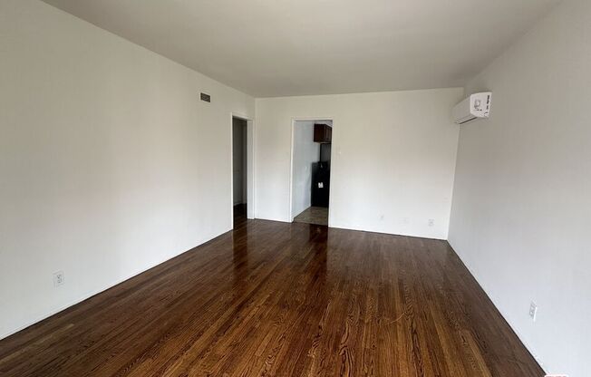 2 beds, 1 bath, 1,000 sqft, $2,850, Unit J