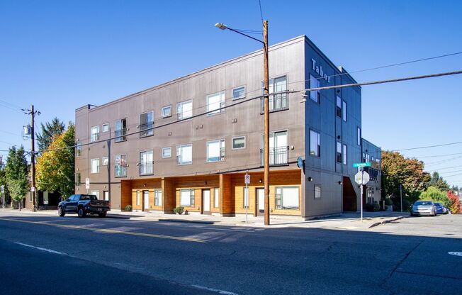 Studio, 1 bath, 460 sqft, $1,295, Unit 5625-302