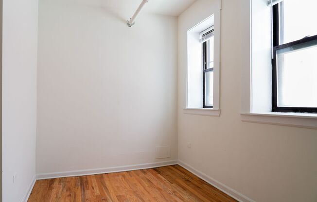 2 beds, 1 bath, 790 sqft, $1,865, Unit 4715-1S