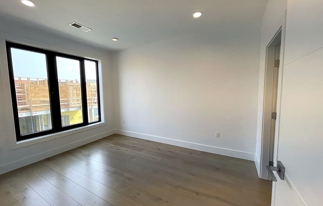 1 bed, 1 bath, 779 sqft, $3,200, Unit 203