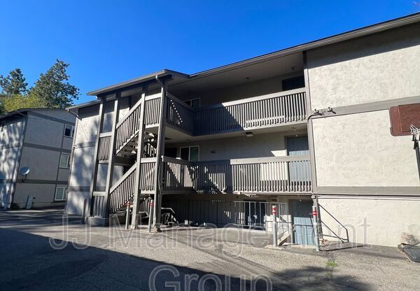 226 E 7th Ave