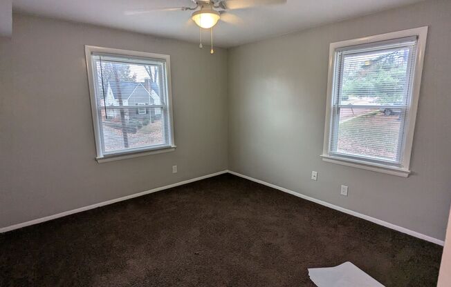 2 beds, 1 bath, 700 sqft, $850, Unit Unit 10