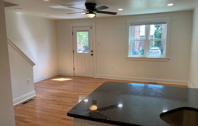 Updated 3 Bed 1 Bath Townhouse In Lancaster City