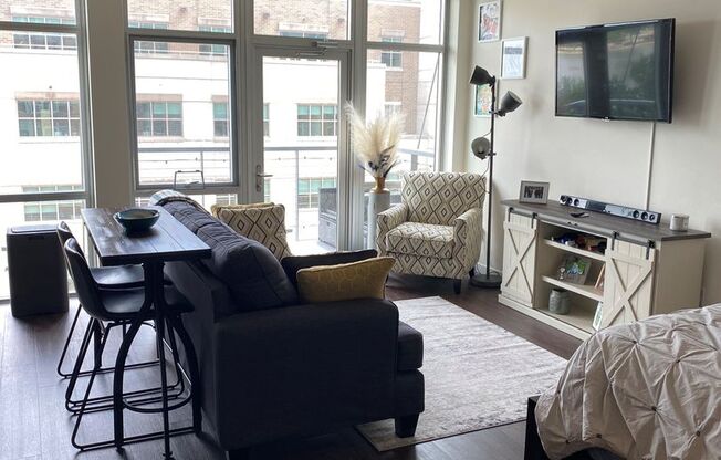 Studio, 1 bath, 566 sqft, $1,240, Unit 509