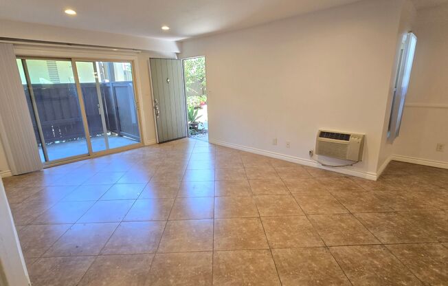 Santa Ana - 1 Bedroom 1 Bath Downstairs Corner Unit with Patio