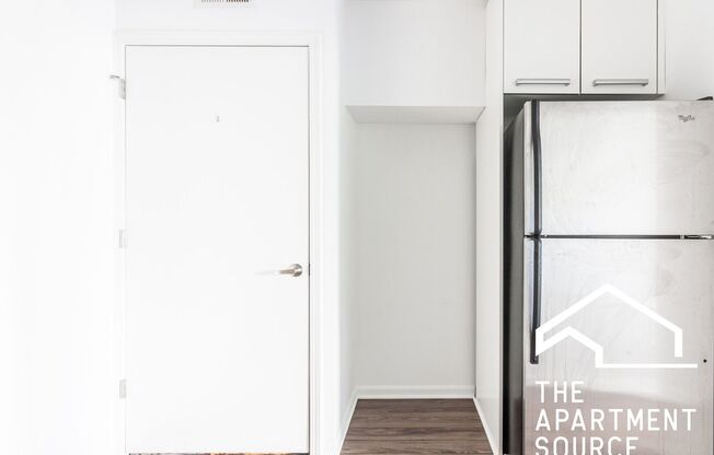 925 W Carmen Ave.