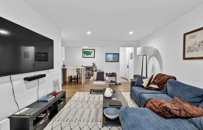 1 bed, 1 bath, 700 sqft, $2,700, Unit 4B