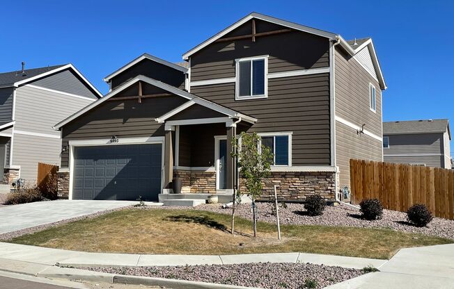 Corner Lot Comfort in Lorson Ranch – 3BD w/ Loft, A/C & Walk-In Closets!