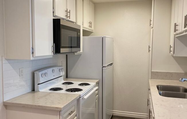1 bed, 1 bath, 567 sqft, $2,000, Unit 305-Smaller Balcony