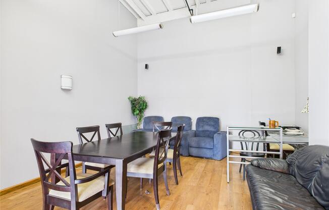 1005 35 AVE