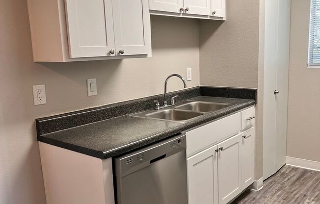 1 bed, 1 bath, 725 sqft, $929, Unit 224