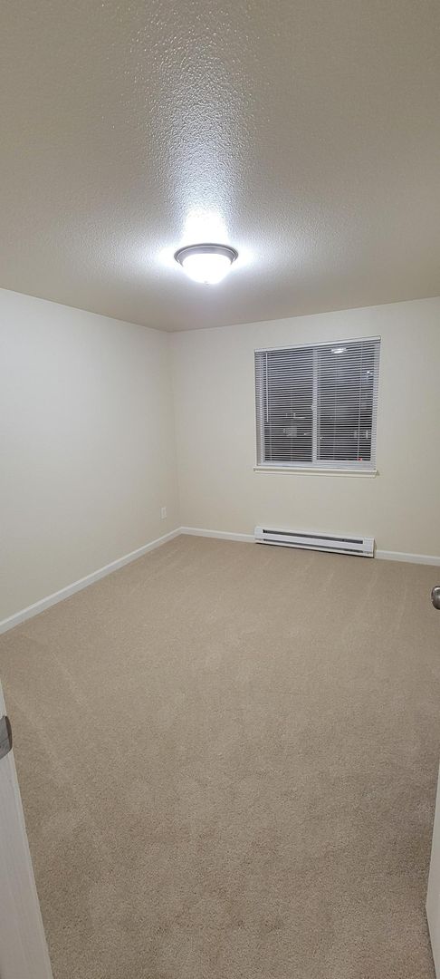 1 bed, 1 bath, 700 sqft, $1,750, Unit B104