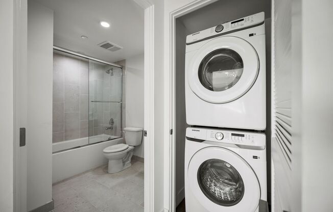 3 beds, 3 baths, 938 sqft, $3,188.57, Unit 606