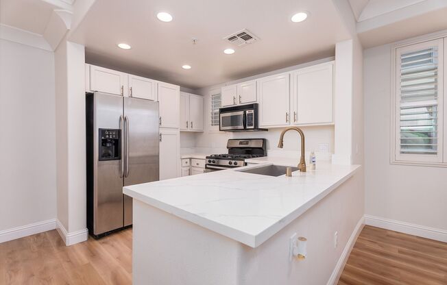 2 beds, 2 baths, $2,350