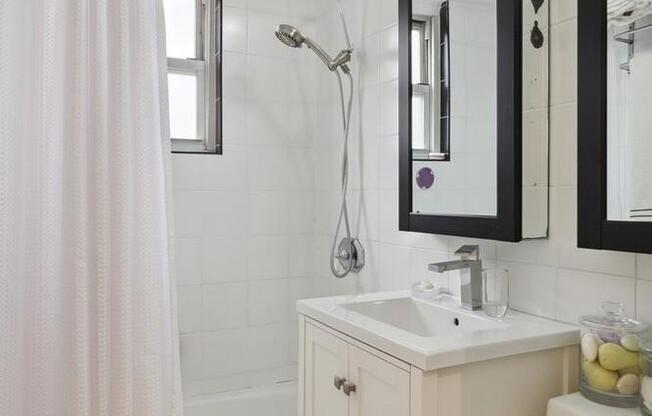 1 bed, 1 bath, $5,800, Unit 1504