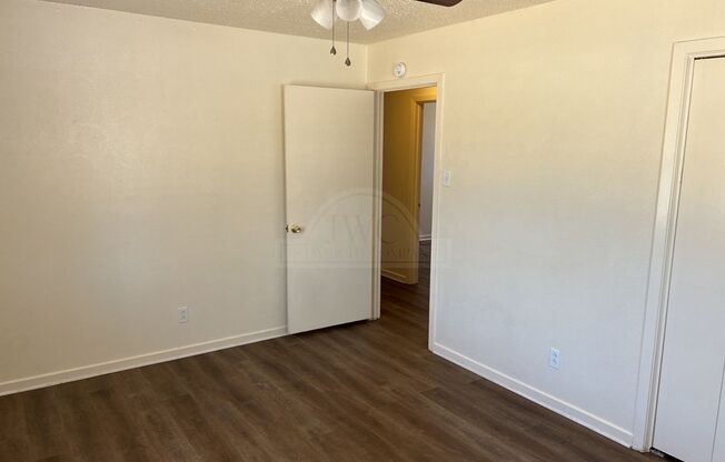 3 beds, 1 bath, $1,025