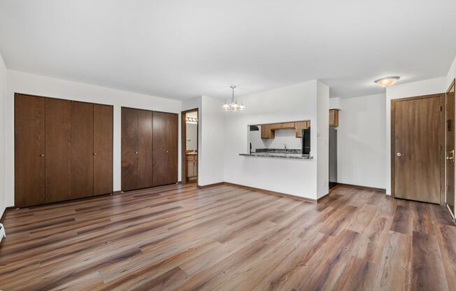 Studio, 1 bath, $989, Unit 81