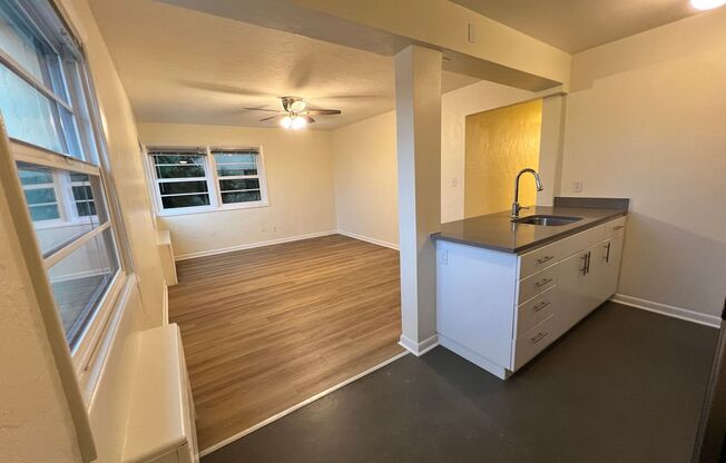 1 bed, 1 bath, 614 sqft, $1,350, Unit 120