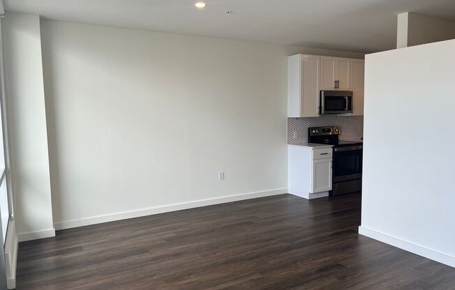 1 bed, 1 bath, 583 sqft, $1,490, Unit 902