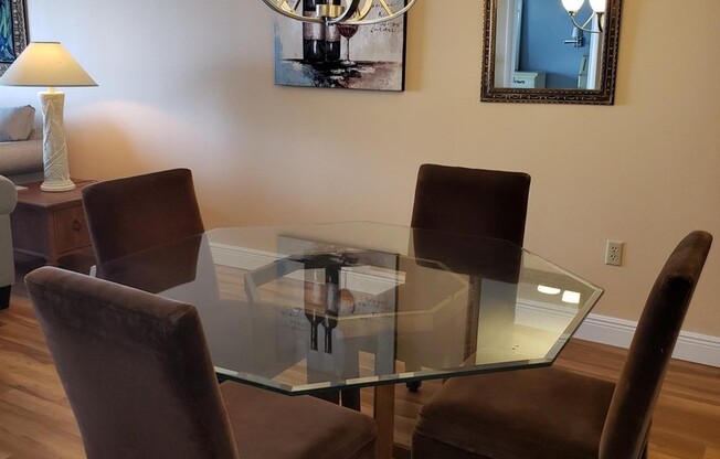 P522 - 7300 Sun Island Drive #702