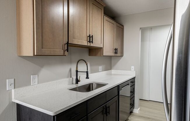2 beds, 1 bath, 950 sqft, $1,679, Unit 333