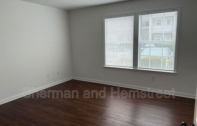3600 LONDON CT