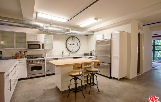 1046 Princeton Dr Unit 104