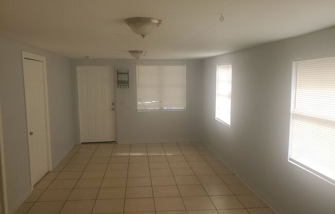 2 beds, 1 bath, $1,200