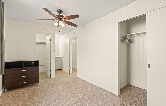 3 beds, 1 bath, $2,500, Unit A (Downstairs)