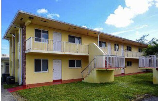 2220 Madison St Hollywood, FL 33020
