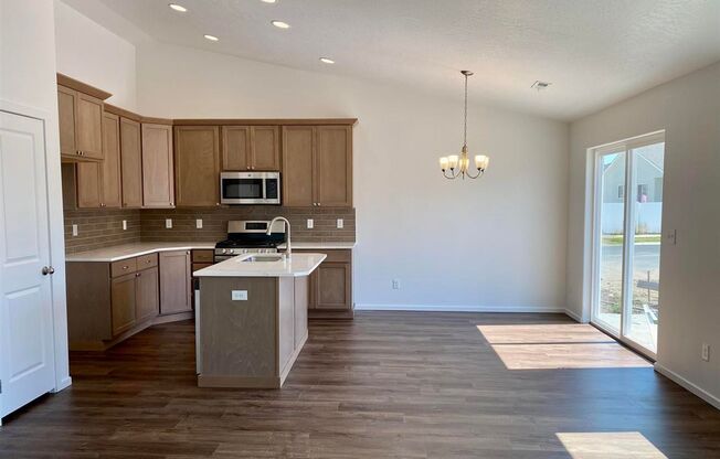 Stunning 3 Bed, 2 Bath Rancher in Airway Heights!