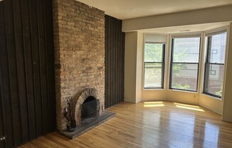 2900 N Broadway St , 604-2