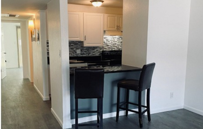 first month's rent free 1 bed 1 bath renovated apartment homes