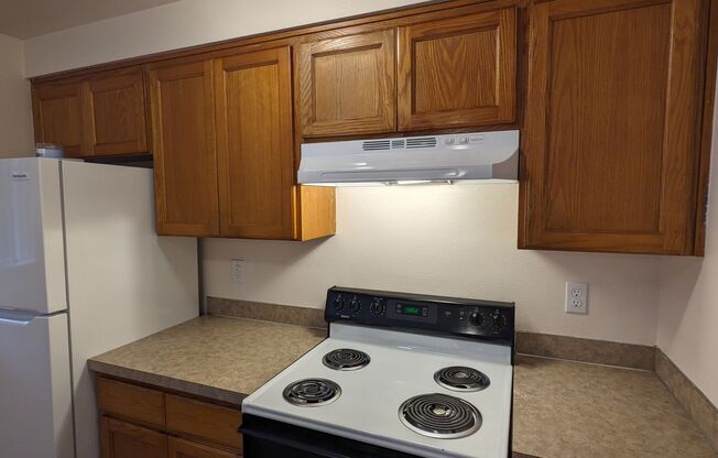 2 beds, 1 bath, 750 sqft, $1,425, Unit 26