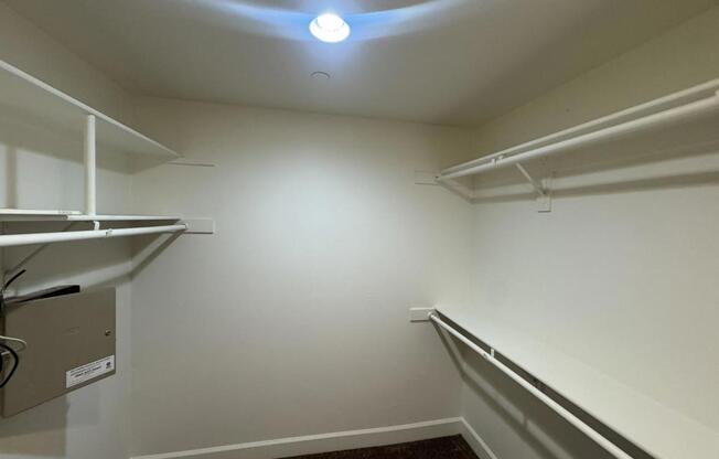 14412 Killion St Unit 205