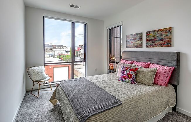 1 bed, 1 bath, 667 sqft, $1,595, Unit 210