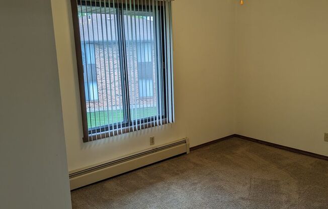 2 beds, 1 bath, 970 sqft, $1,199, Unit FB   4037