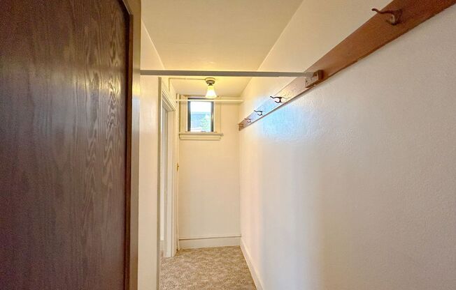 1 bed, 1 bath, 648 sqft, $1,495, Unit Mayfair - 09