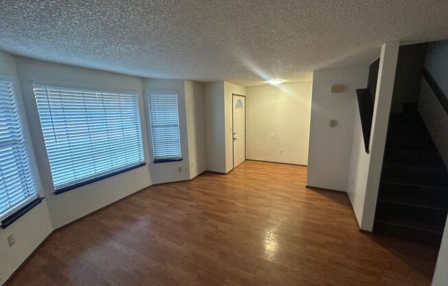 3 beds, 1.5 baths, 1,100 sqft, $1,900, Unit O19-C