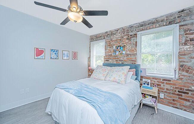 2 beds, 1 bath, 850 sqft, $2,100, Unit 113