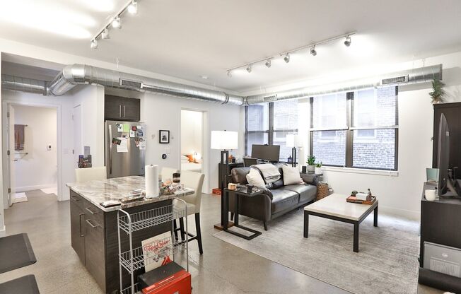1 bed, 1 bath, 700 sqft, $2,295, Unit 306