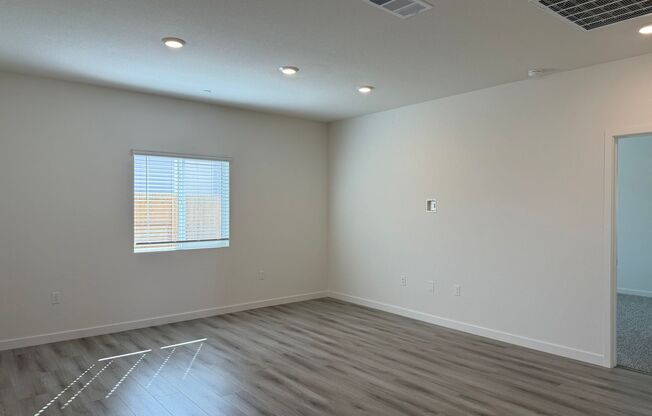 Beautiful 4 bed 2 bath located in West Roseville!