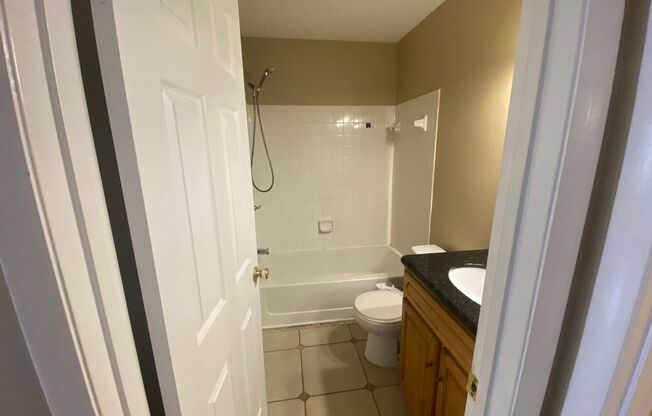 2 beds, 2 baths, $1,595, Unit #202