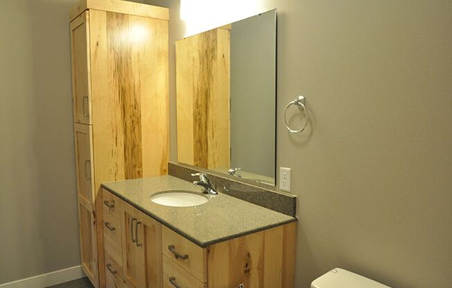 3 beds, 2 baths, $1,925, Unit 118